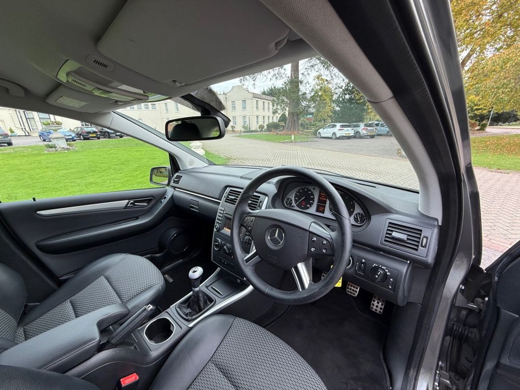 Used Mercedes-Benz B Class 2009 for sale - 76304118: Photo 27