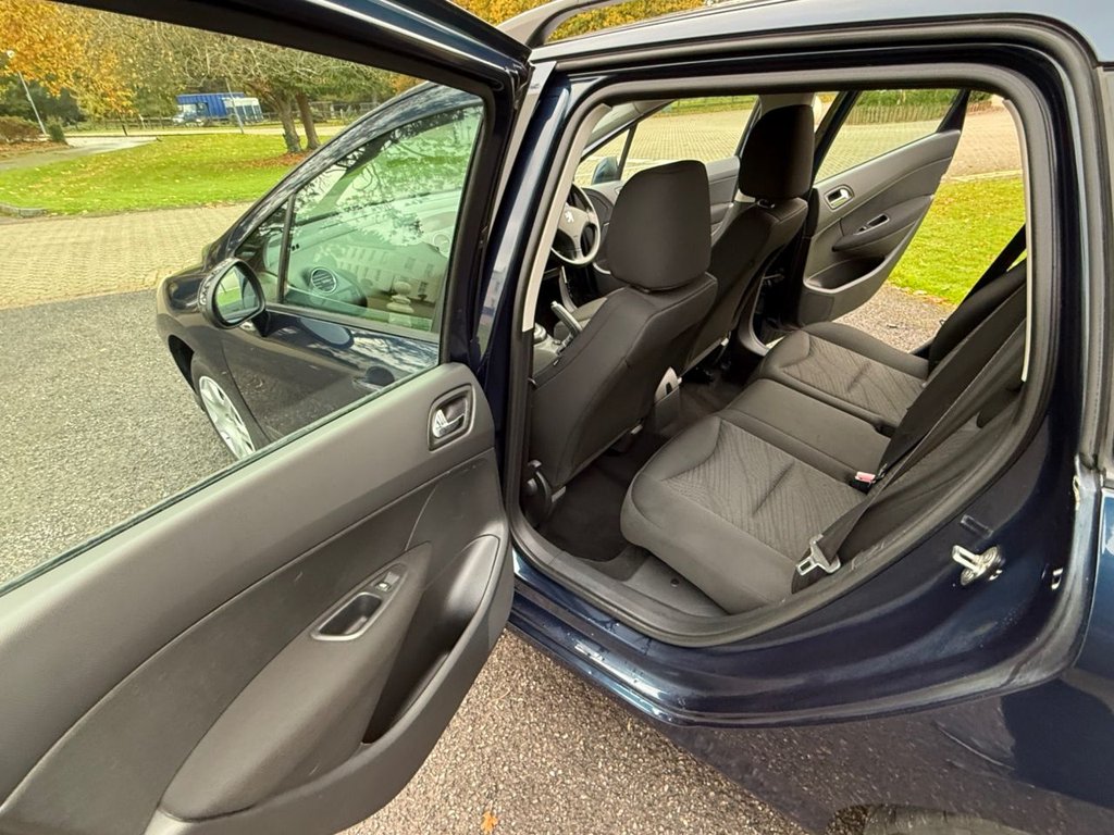 Used Peugeot 308 2010 for sale - 77835037: Photo 13