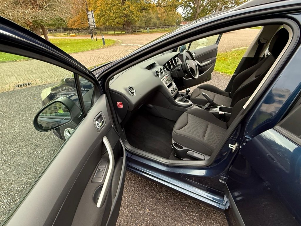 Used Peugeot 308 2010 for sale - 77835037: Photo 9