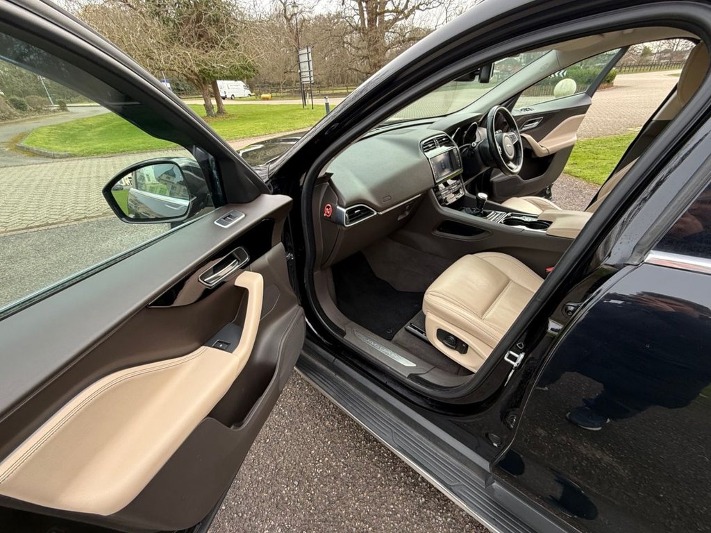 Used Jaguar F-Pace 2016 for sale - 77594047: Photo 31