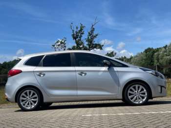 Used Kia Carens 2017 for sale - 71066223: Photo
