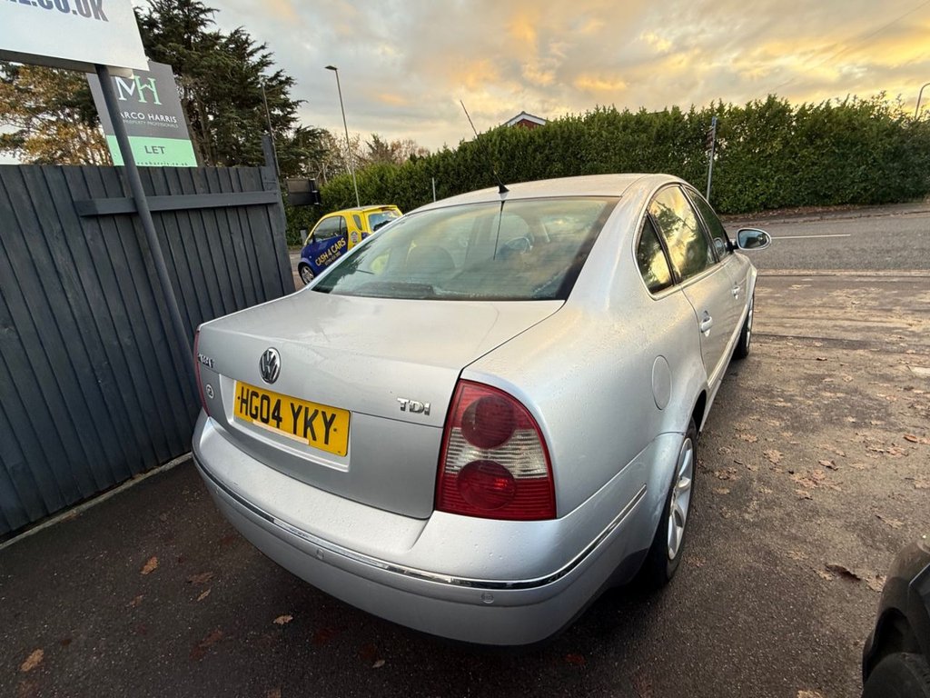Used Volkswagen Passat 2004 for sale - 77588225: Photo 2