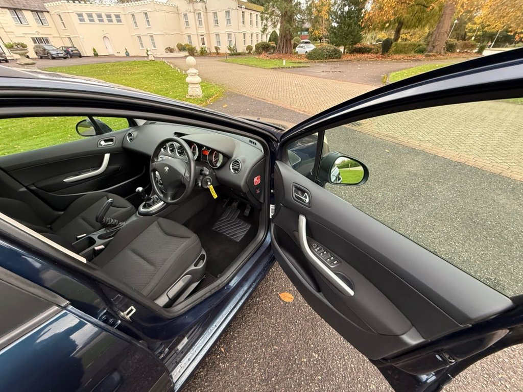 Used Peugeot 308 2010 for sale - 76454471: Photo 26