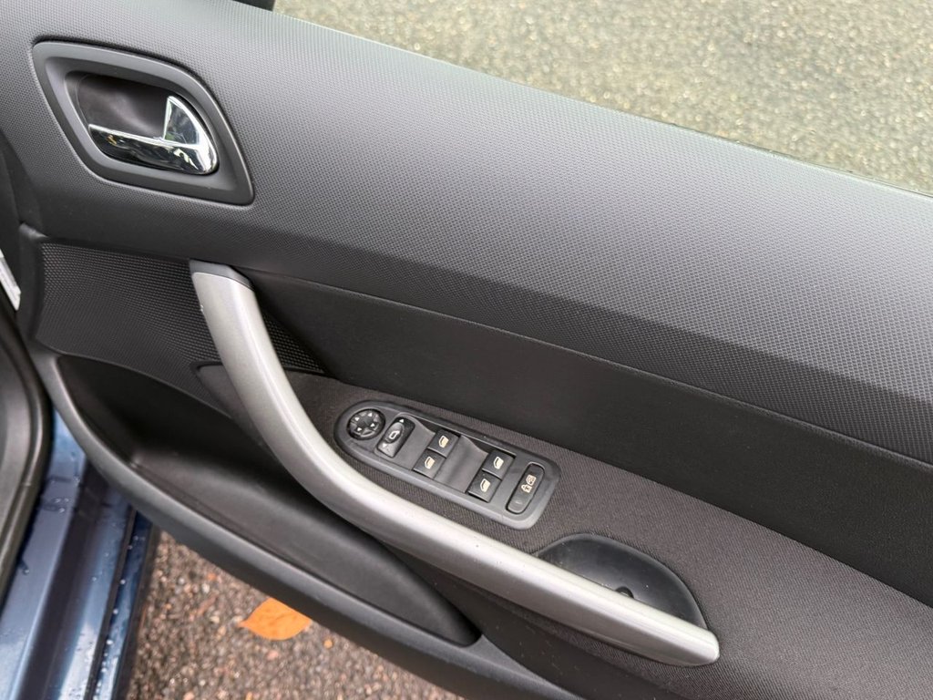 Used Peugeot 308 2010 for sale - 76454471: Photo 31