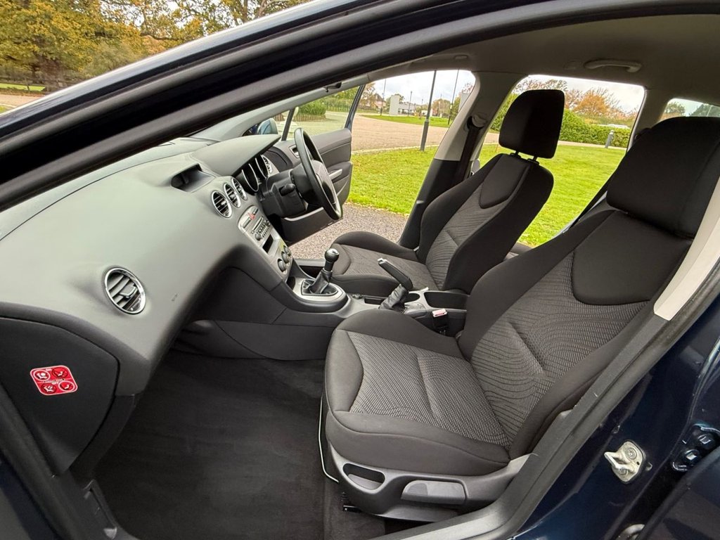 Used Peugeot 308 2010 for sale - 76454471: Photo 7