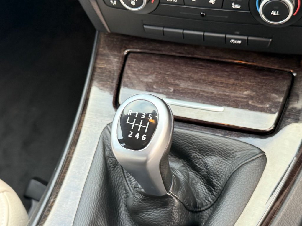 Used BMW 3 Series 2011 for sale - 76590903: Photo 32