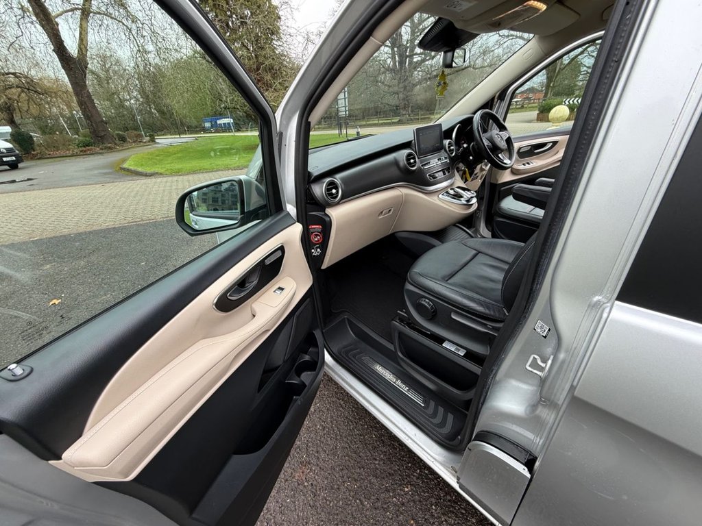 Used Mercedes-Benz V-Class 2019 for sale - 77212540: Photo 30