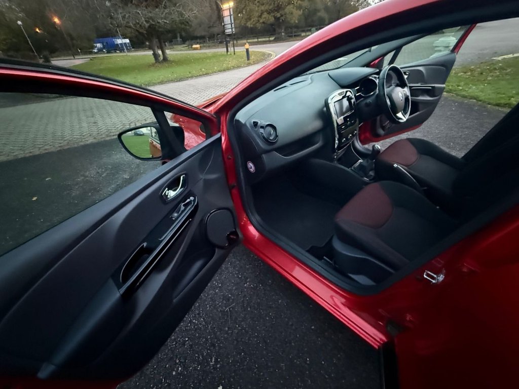 Used Renault Clio 2014 for sale - 76724882: Photo 19