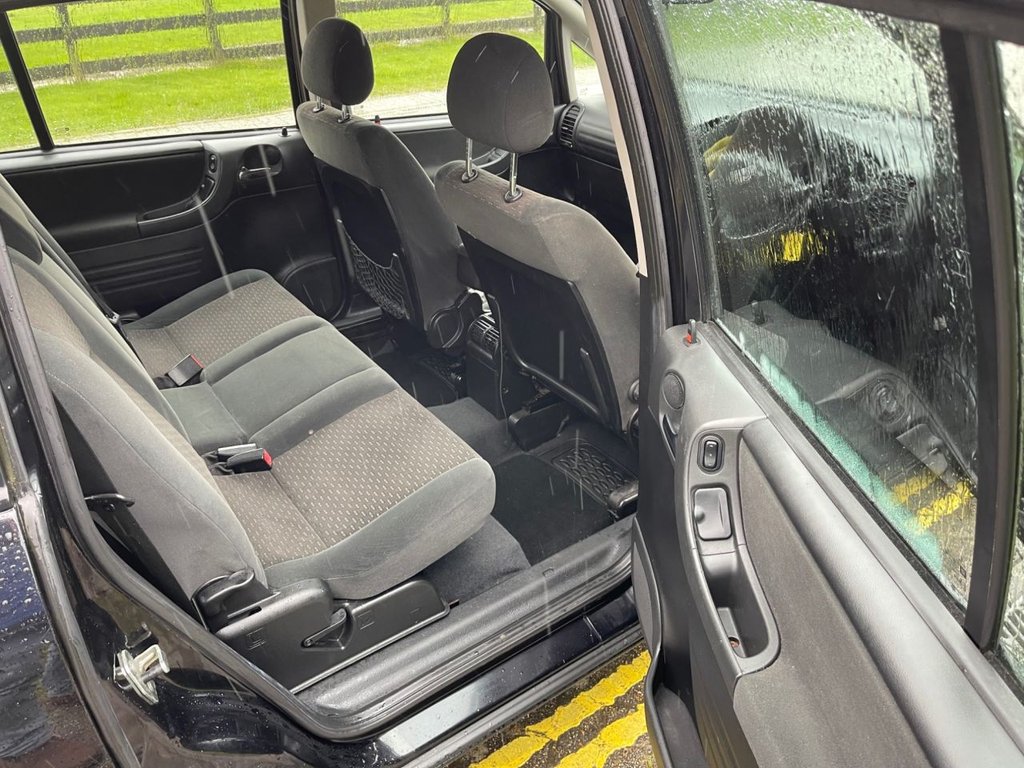 Used Vauxhall Zafira 2004 for sale - 76080315: Photo 17