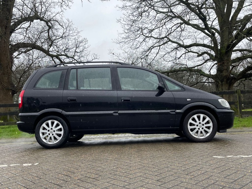 Used Vauxhall Zafira 2004 for sale - 76080315: Photo 4