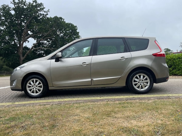 Used Renault Grand Scenic 2010 for sale - 75067517: Photo 10