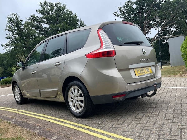 Used Renault Grand Scenic 2010 for sale - 75067517: Photo 11