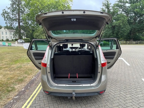 Used Renault Grand Scenic 2010 for sale - 75067517: Photo 16
