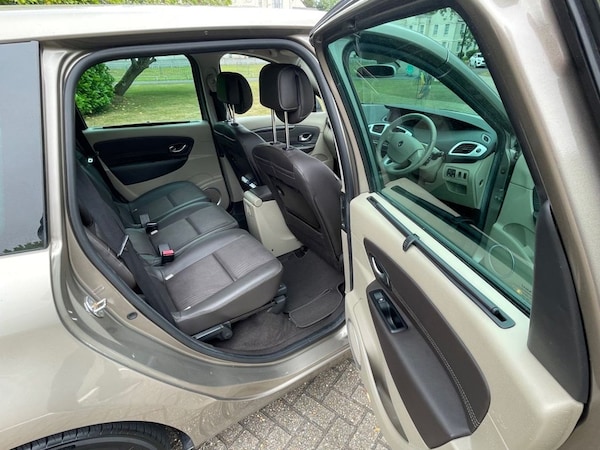 Used Renault Grand Scenic 2010 for sale - 75067517: Photo 30