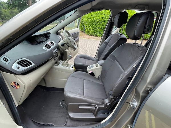 Used Renault Grand Scenic 2010 for sale - 75067517: Photo 34