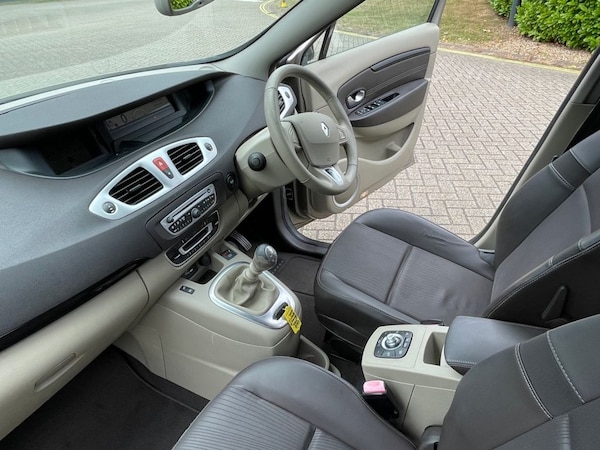 Used Renault Grand Scenic 2010 for sale - 75067517: Photo 35