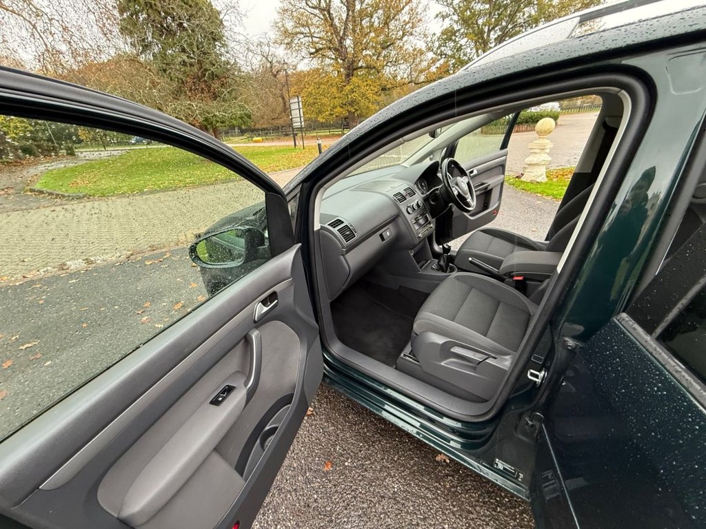 Used Volkswagen Touran 2015 for sale - 76582624: Photo 16