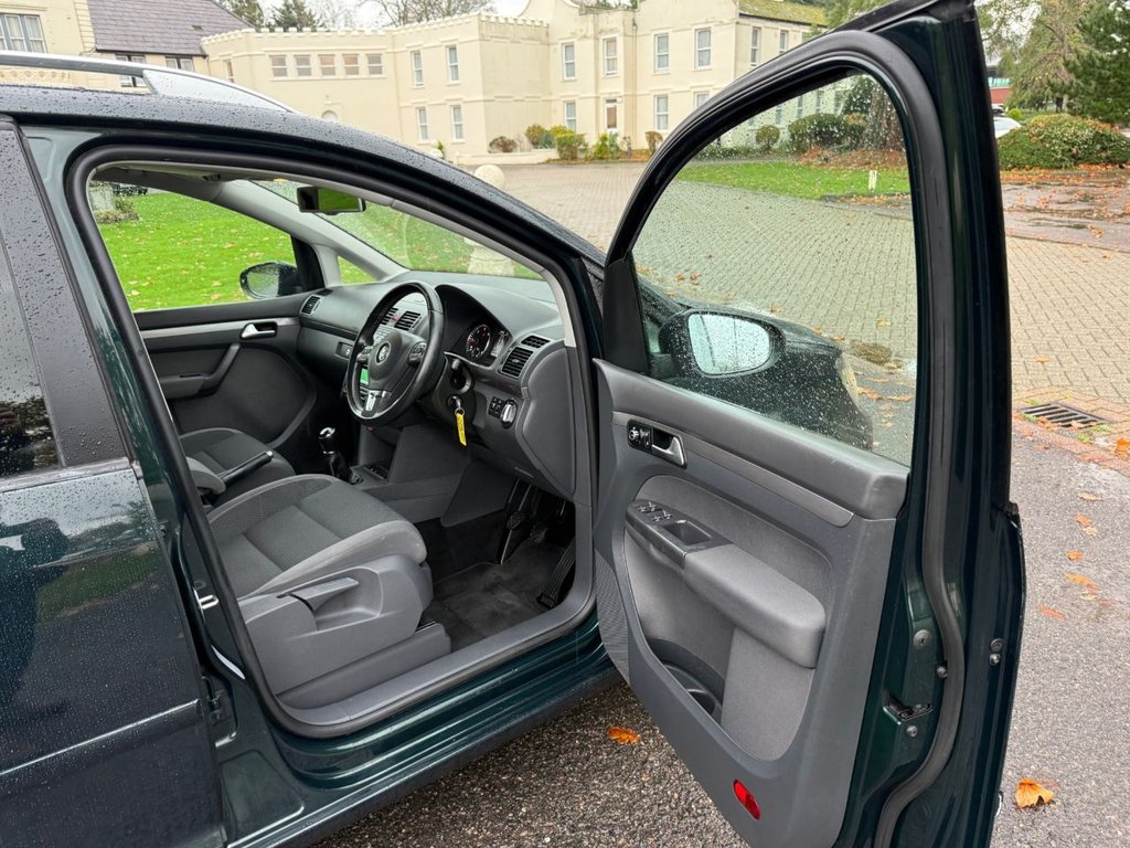 Used Volkswagen Touran 2015 for sale - 76582624: Photo 21