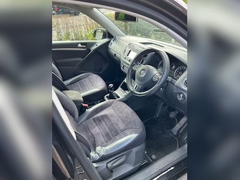 Used Volkswagen Tiguan 2015 for sale - 78022083: Photo