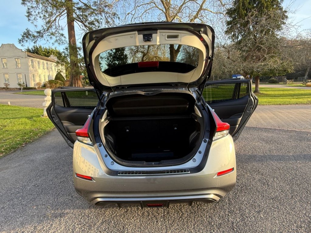 Used Nissan Leaf 2022 for sale - 76986277: Photo 8