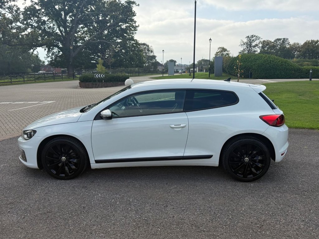 Used Volkswagen Scirocco 2017 for sale - 76255998: Photo 9