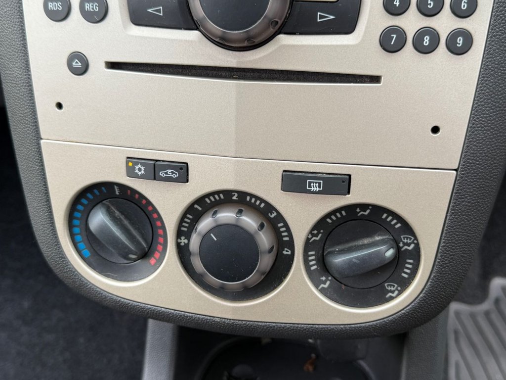 Used Vauxhall Corsa 2009 for sale - 76291571: Photo 10