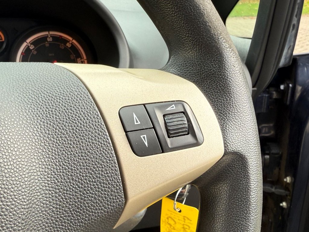 Used Vauxhall Corsa 2009 for sale - 76291571: Photo 13