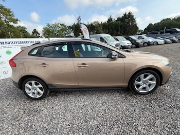 Used Volvo V40 2014 for sale - 79305617: Photo