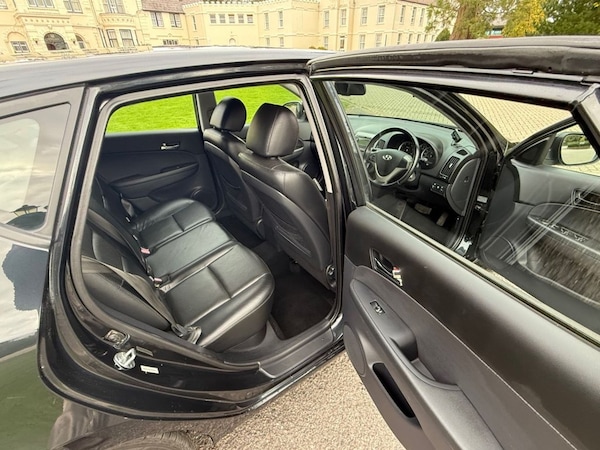 Used Hyundai i30 2010 for sale - 76304250: Photo 21