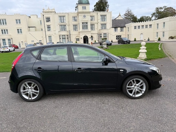 Used Hyundai i30 2010 for sale - 76304250: Photo 4