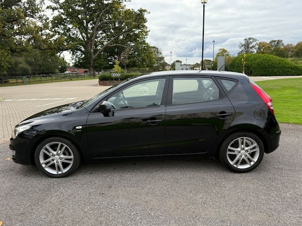 Used Hyundai i30 2010 for sale - 76304250: Photo 8