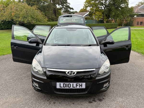 Used Hyundai i30 2010 for sale - 76304250: Photo 9