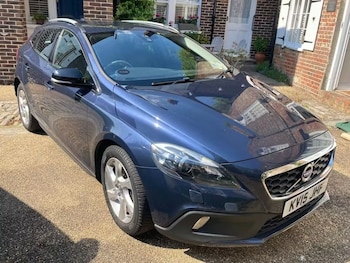 Used Volvo V40 2015 for sale - 78685705: Photo
