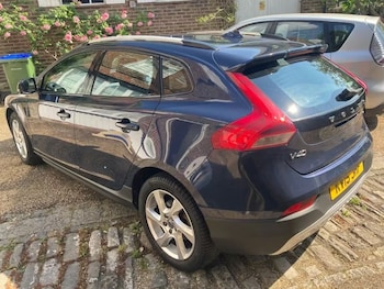 Used Volvo V40 2015 for sale - 78685705: Photo
