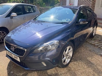 Used Volvo V40 2015 for sale - 78685705: Photo