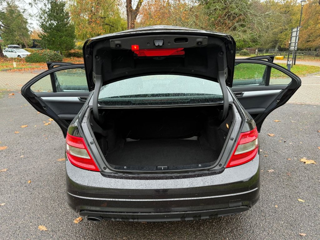 Used Mercedes-Benz C Class 2008 for sale - 76535843: Photo 11