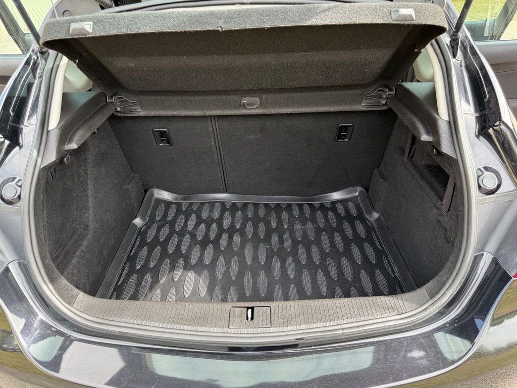 Used Vauxhall Astra 2010 for sale - 76604378: Photo 16