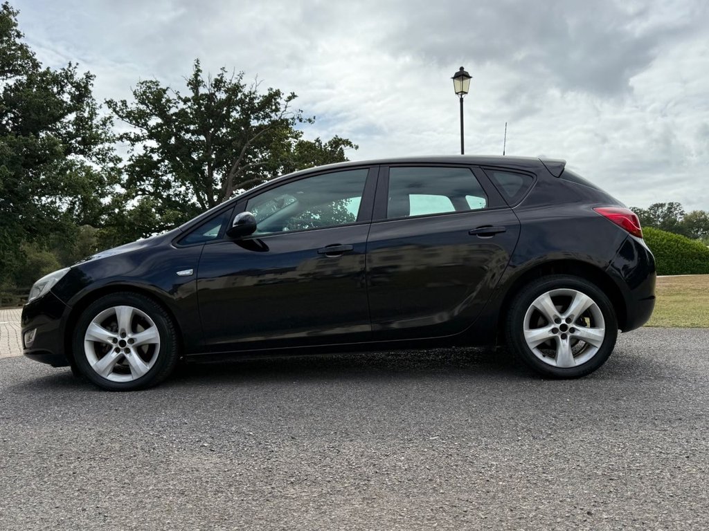 Used Vauxhall Astra 2010 for sale - 76604378: Photo 18