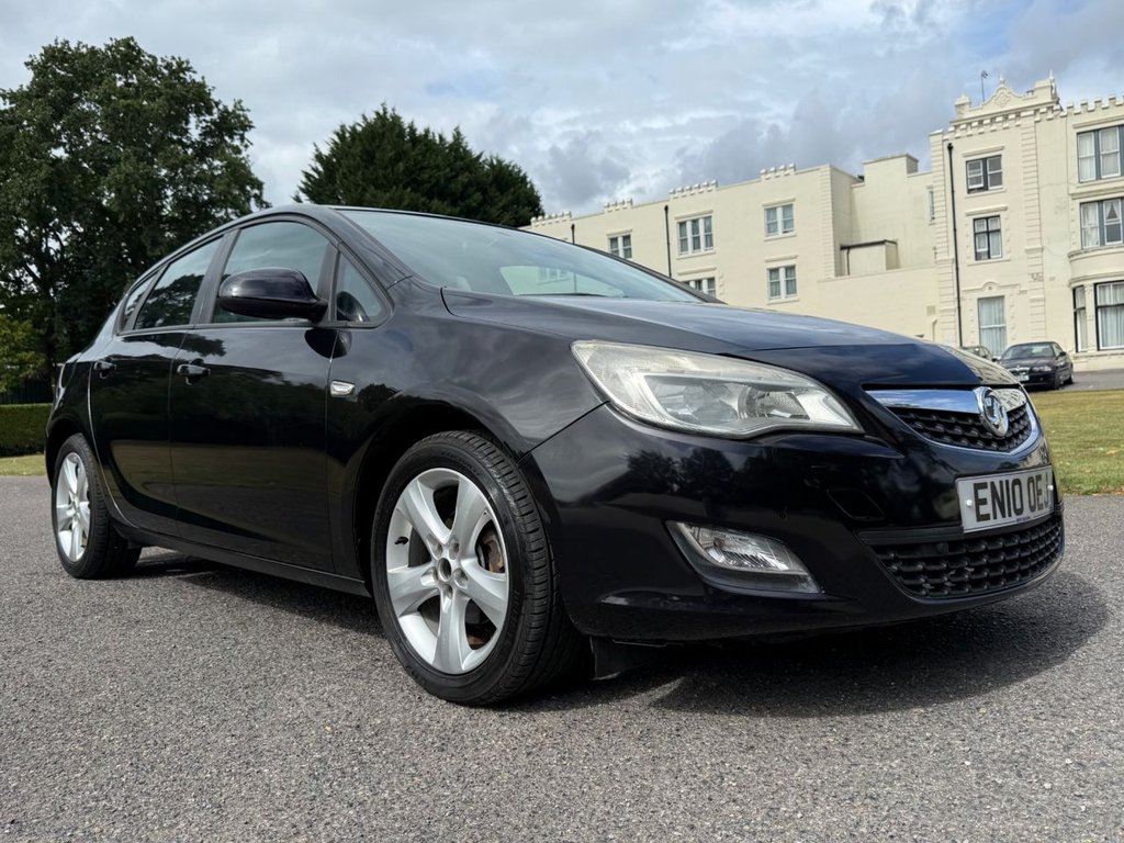 Used Vauxhall Astra 2010 for sale - 76604378: Photo 2