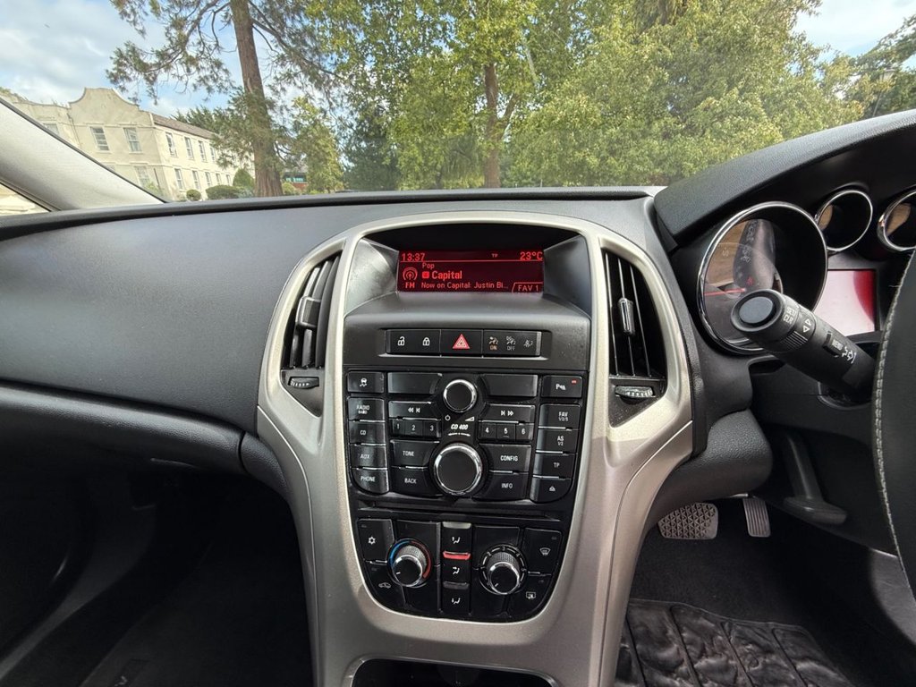 Used Vauxhall Astra 2010 for sale - 76604378: Photo 30