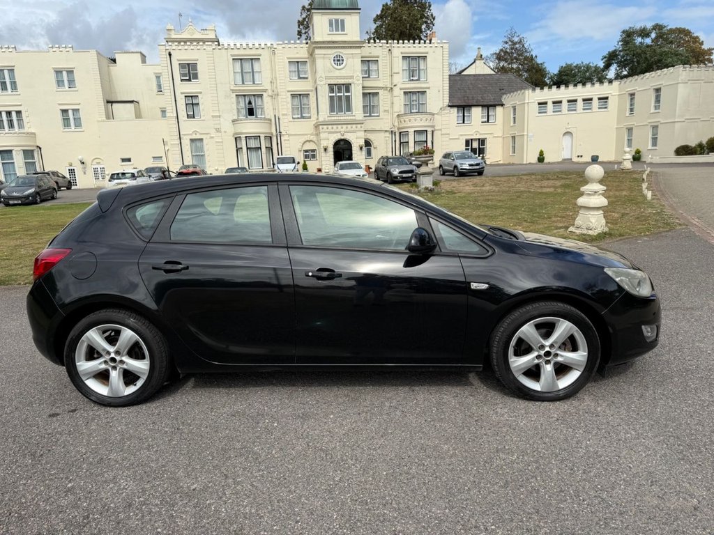 Used Vauxhall Astra 2010 for sale - 76604378: Photo 4