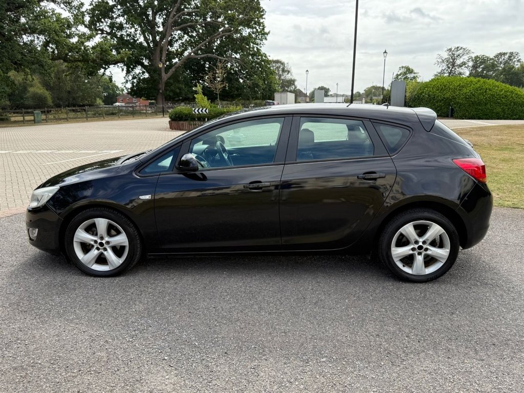 Used Vauxhall Astra 2010 for sale - 76604378: Photo 7