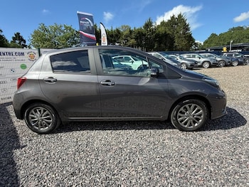 Used Toyota Yaris 2016 for sale - 78896396: Photo