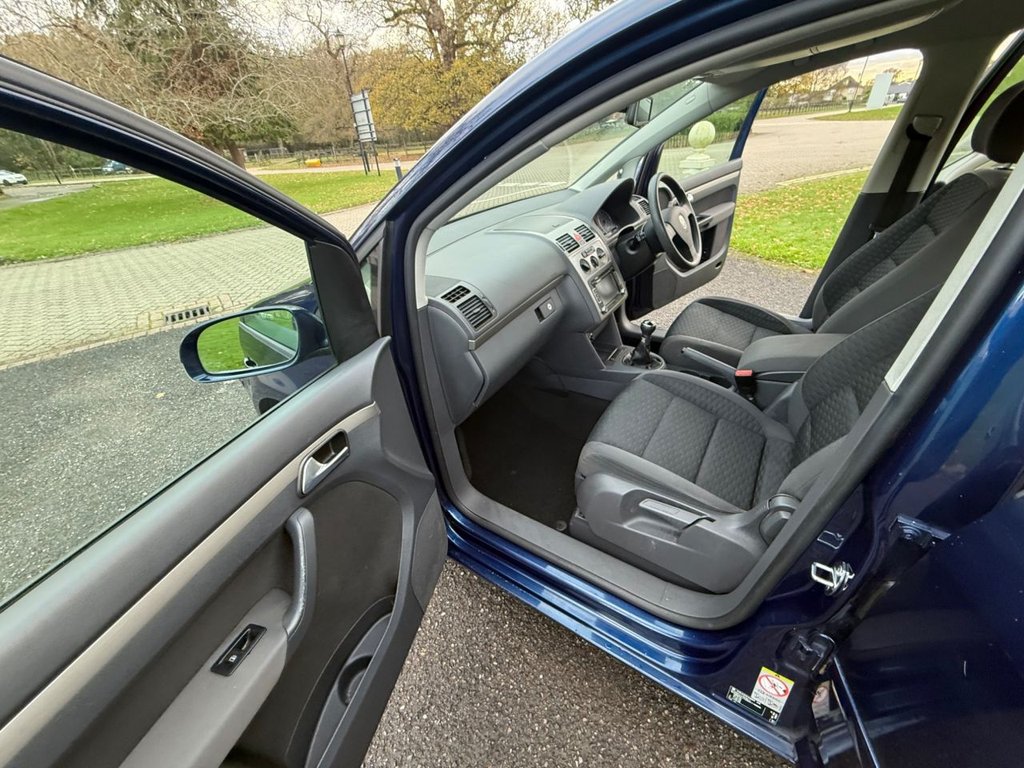 Used Volkswagen Touran 2009 for sale - 76631756: Photo 17