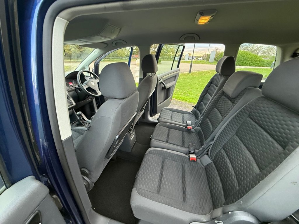 Used Volkswagen Touran 2009 for sale - 76631756: Photo 18