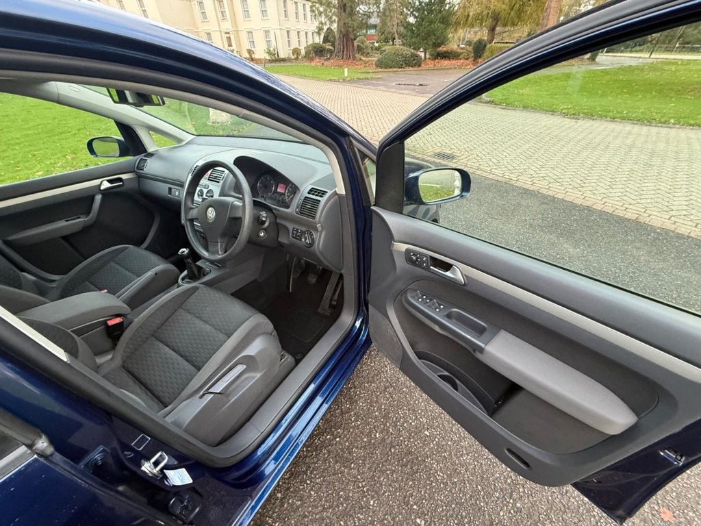 Used Volkswagen Touran 2009 for sale - 76631756: Photo 19