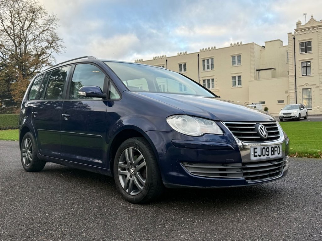 Used Volkswagen Touran 2009 for sale - 76631756: Photo 2