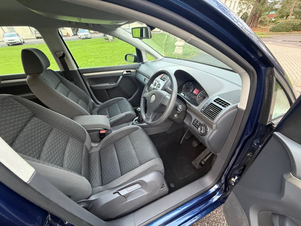 Used Volkswagen Touran 2009 for sale - 76631756: Photo 20