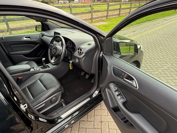 Used Mercedes-Benz B-Class 2015 for sale - 76173274: Photo 25
