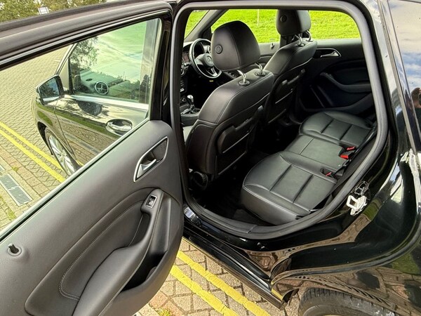 Used Mercedes-Benz B-Class 2015 for sale - 76173274: Photo 32